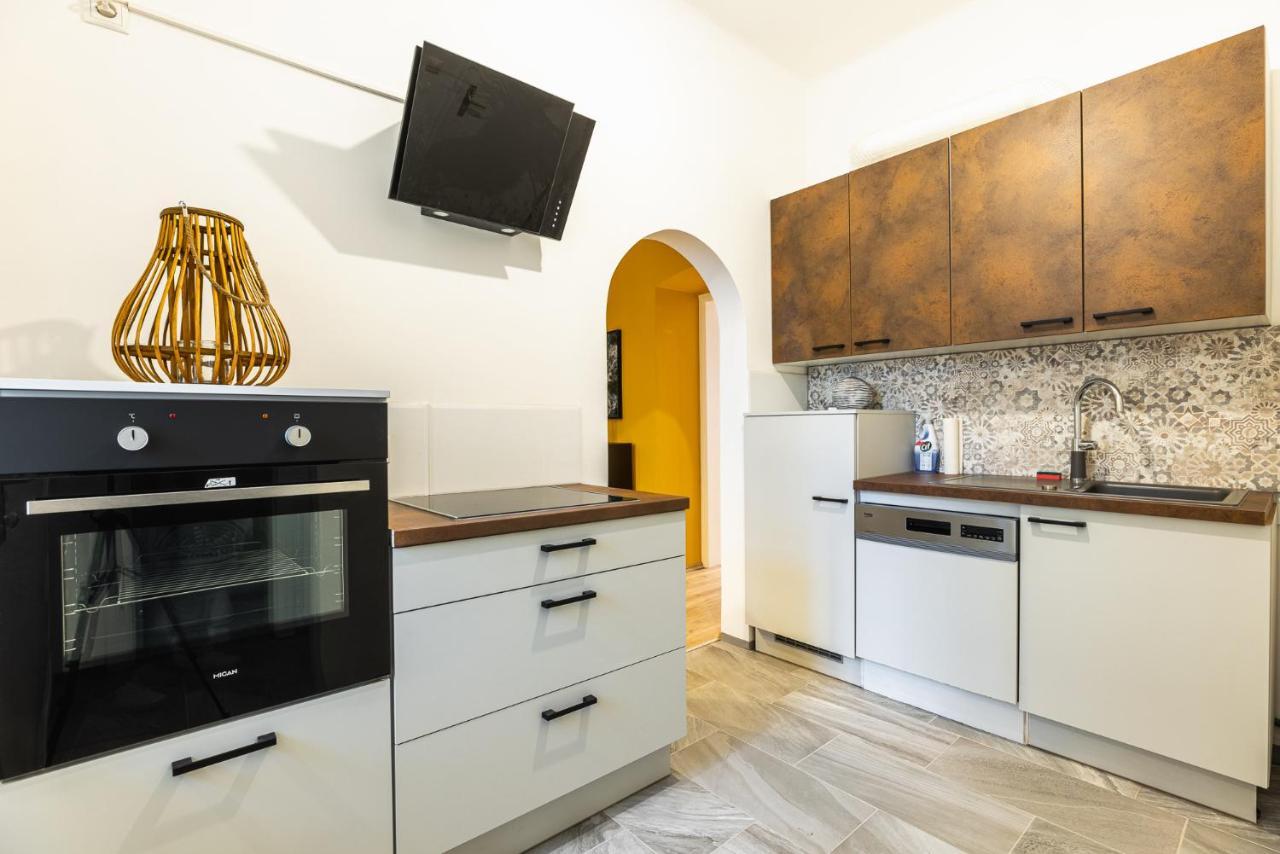 Stylish 1 Bedroom Apartment Near Hannovamarkt Вена Экстерьер фото