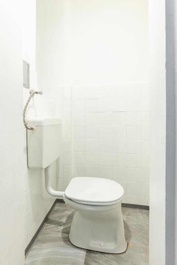 Stylish 1 Bedroom Apartment Near Hannovamarkt Вена Экстерьер фото